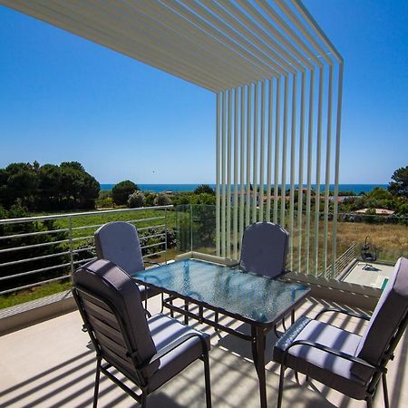 Io Luxury Pool & Hot Tub Suites Preveza Bagian luar foto